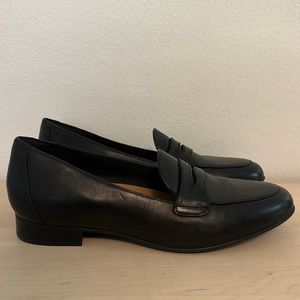 Unstructured by Clark’s Black Loafer- Womens 11